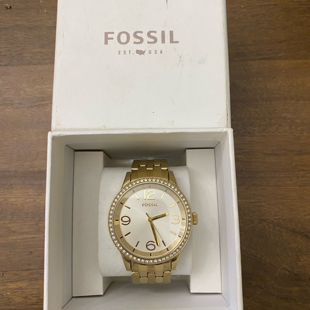 Fossil Watch Gold with tiny rhinestone detail. Still with box, price tag